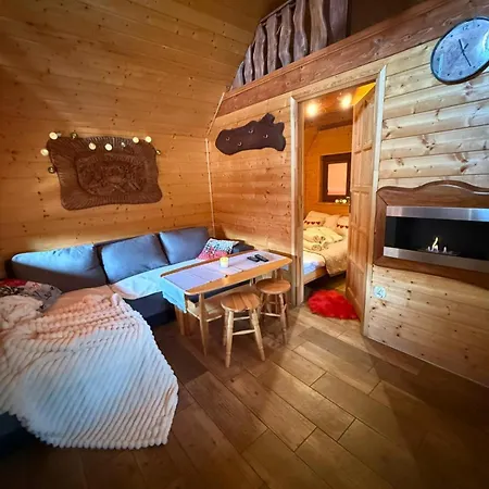 Domek Z Jacuzzi Lobozew Exterior photo