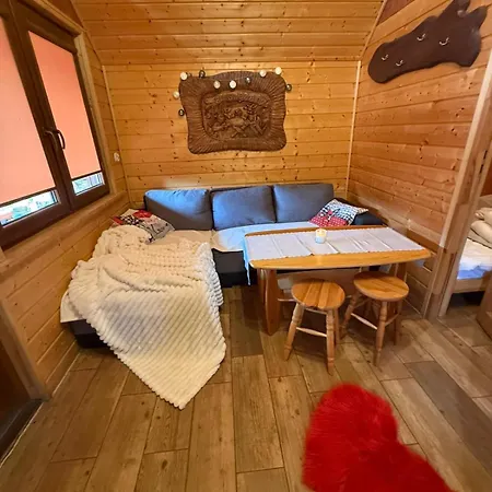 Domek Z Jacuzzi Lobozew Exterior photo